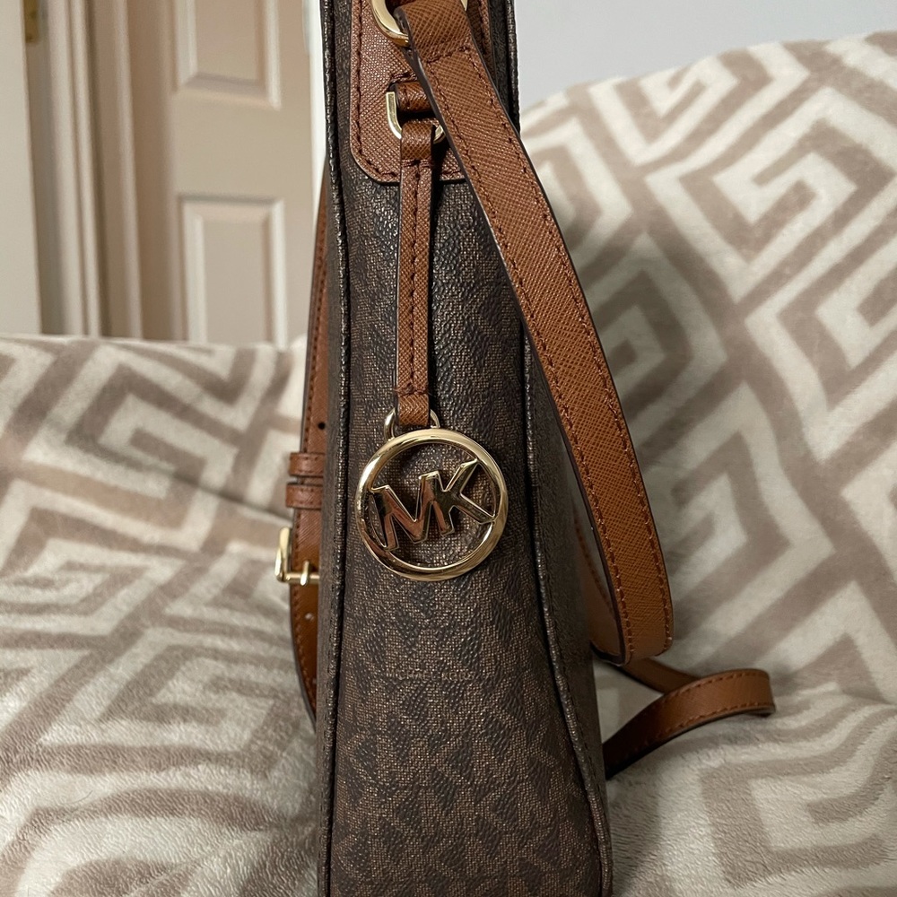 Michael Kors Jet Set Cross Body bag
